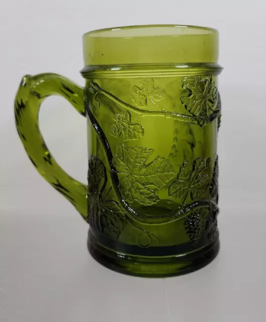 Beautiful Vintage Pressed Glass Mug - WONDERFUL ORNATE GRAPE VINE PATTERN - VGC