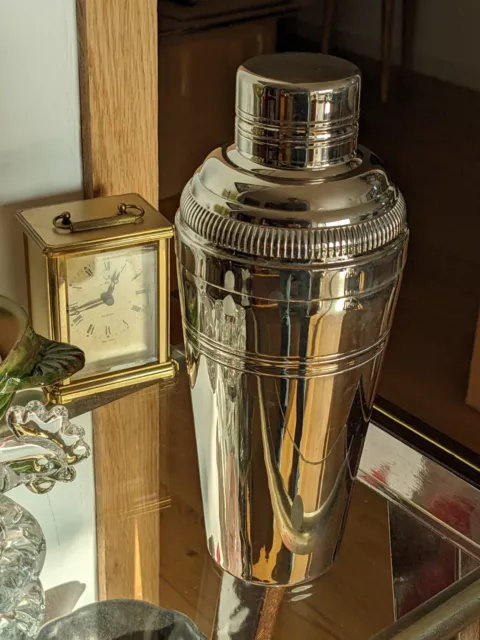 Ancien Shaker à cocktail en métal argenté style Art-Déco 2