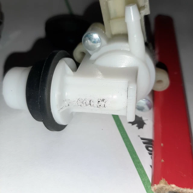 NOS  1999 -2002 Dodge Chrysler Plymouth WINDSHIELD WASHER PUMP # 44037 VIJ6363