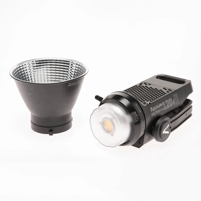 Kit de luz LED de luz diurna Aputure Light Storm LS C120d II - SKU #1683792