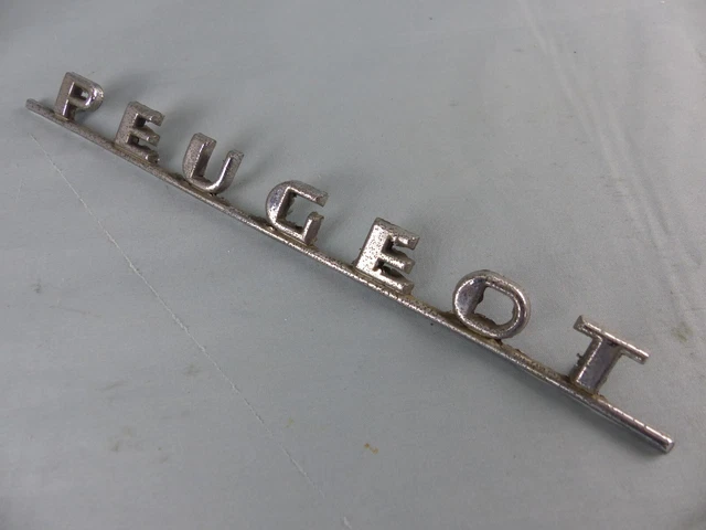 PEUGEOT ANCIEN INSIGNE emblème logo sigle monogramme badge centre de