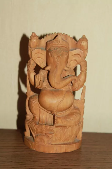 alte Holz fein geschnitzte Ganesha Sitzend ca. 16 cm H