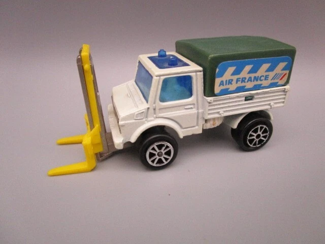 Majorette Mercedes-Benz Unimog Transpalette Air France / Series 200 / # 215