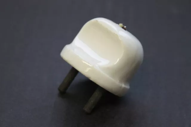 Old Plug Porcelain Ceramics Plug Old Version 6A/250V IN White