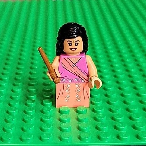 LEGO HARRY POTTER PADMA PATIL MINIFIGURE hp260 USED FROM 75981 w/WAND