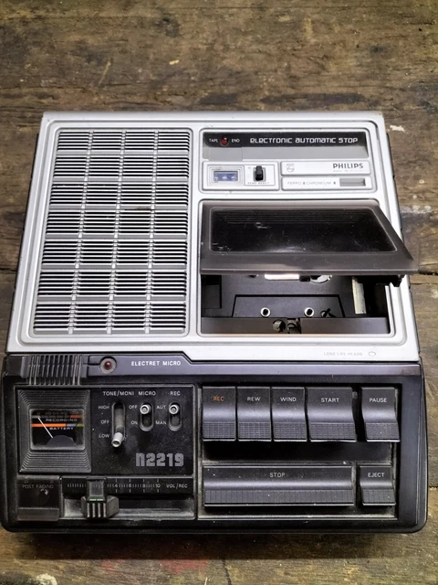 Ancien lecteur K7 PHILIPS N2219  vintage , portable, pile et secteur