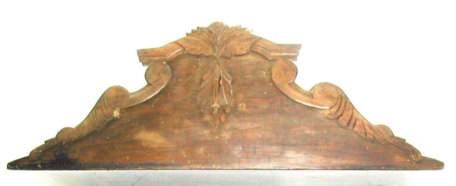 Ancien fronton  en bois pour déco