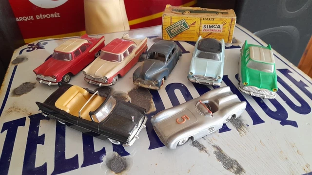 Voitures miniatures de tourisme gris NOREV