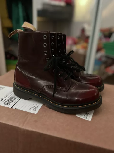 Dr martens best sale 14585