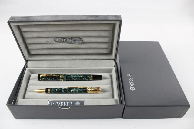 Parker Duofold Fountain Pen Set Green Lacquer Casing 18ct Gold Nib Writing Boxed Parker Duofold Fountain Pen Set Green Lacquer Casing 18ct Gold Nib Writing Boxed