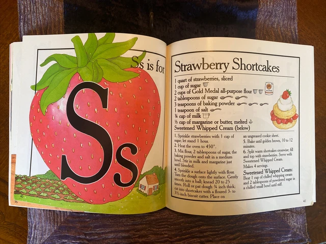 Alpha-Bakery Children's A-Z Cookbook by General Mills Gold Medal Flour Like NEW 2