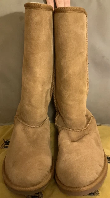 Emu Australia Sheepskin Stinger Hi Boot Chestnut UK 7 BN The Golden Boot W10001