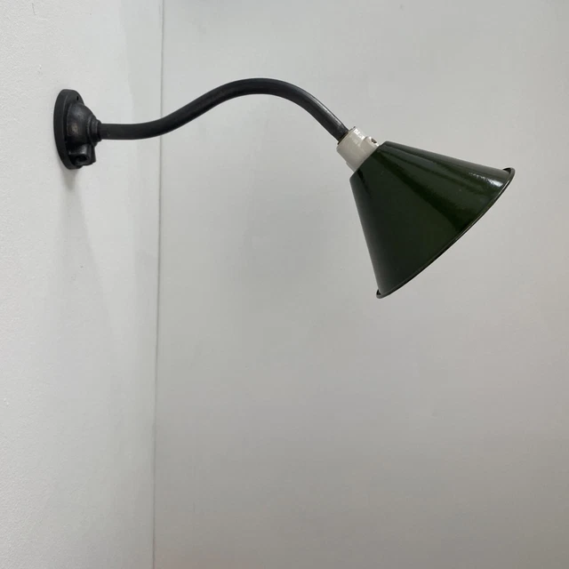 ANCIENNE PETITE LAMPE INDUSTRIELLE POTENCE COL DE CYGNE Old French Lamp
