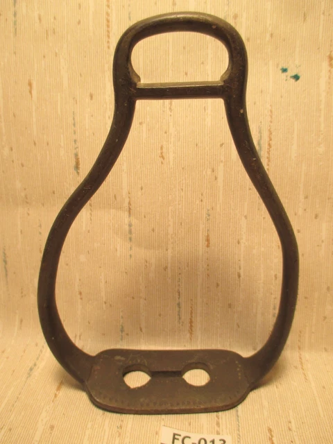 Rare & NIce Unusual 1700's ANTIQUE Hand Forged Iron Key Hole Saddle Stirrup
