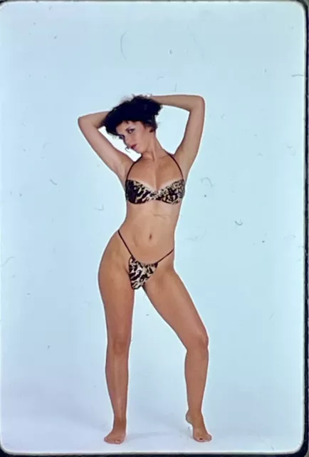 Vicki - Adult Model Burlesque Pin-up Pose - 8 Vintage Original 35mm Slides 1982