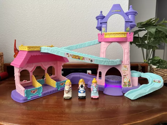 Fisher Price Little People Disney Princess Klip Klop Stable Castle Horses WORKS