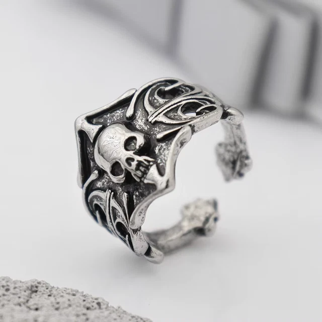 Anello in acciaio con teschio e croci | Disponibile! | SteelCZ