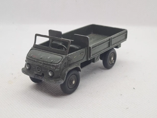 Dinky Toys 821 – Unimog Mercedes Militaire 1:43 (occasion, Super état)