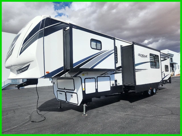 15' Garage 2022 Forest River Vengeance Rogue Armored 4007 G2 Toy Hauler