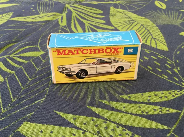 Matchbox Nr. 8 Ford Mustang seltene RW F-Box, LEERBOX