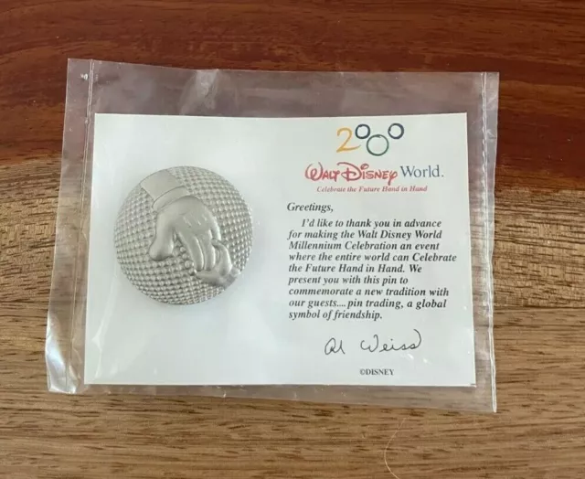 RARE Walt Disney World 2000 Celebrate the Future Hand in Hand Millennium Pin