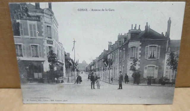 COSNE SUR LOIRE (58) avenue de la gare animation