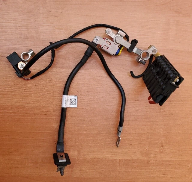 MERCEDES SPRINTER W906 2.1 Postive/Negative Pole Battery Terminal