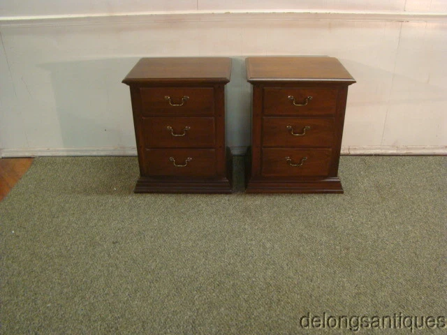 65989:Thomasville Pair of Solid Cherry Night-Stands