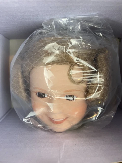 Shirley Temple Wee Willie Winkie Danbury Mint Porcelain 14" Doll NRFB COA #C8532 2