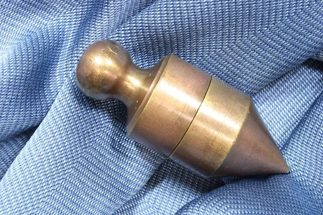 Filo a piombo parrocchetto in bronzo con dado in legno. Parrocchetto in...