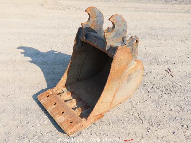 Kubota K7427A 24" Clean Out Bucket Attachment For Excavators bidadoo