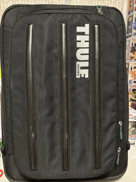 Thule Upright Wheeled Luggage 22” Crossover Carry On Size Converts To Backpack