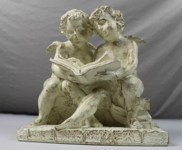 2 Engel mit Buch sitzend auf Bank ca. 23 cm. Dekofigur Figur Schutzengel Putte