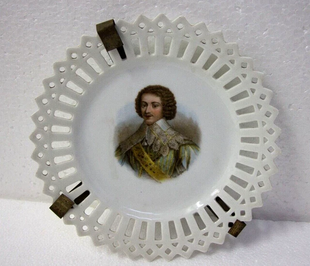 assiette porcelaine de saxe dentelle collection portrait marquis de Cinq Mars
