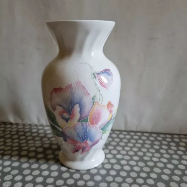 Aynsley Fine Bone China "Little Sweetheart" Vase