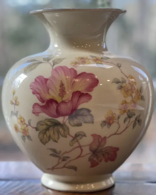 Vintage 8” Johann Haviland Rosenthal Vase #65464 18 Floral Cream Pink Green EUC