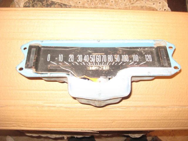 International Scout II TRAVELALL IH PICKUP TRUCK Speedometer FOR PARTS International Scout II TRAVELALL IH PICKUP TRUCK Speedometer FOR PARTS