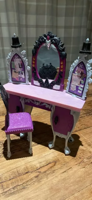 EVER AFTER HIGH Raven Queen DESTINY VANITY Dressing Table used in Barbie house