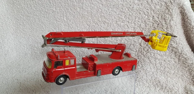 CAMION BEDFORD NACELLE pompiers Corgi Toys pour restauration ou