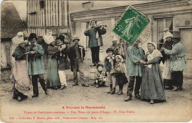 CPA Types et Costumes anciens Une Noce en pays d'Auge FRANCE (1054401)
