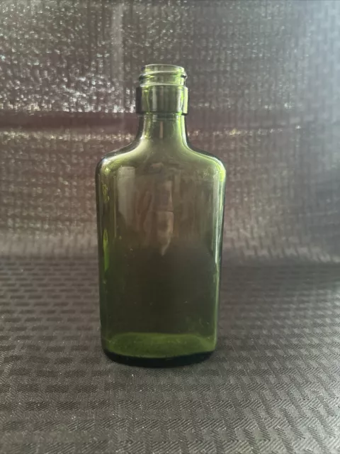 Vintage federal law forbids sale or reuse of this bottle Green Glass Half Pint