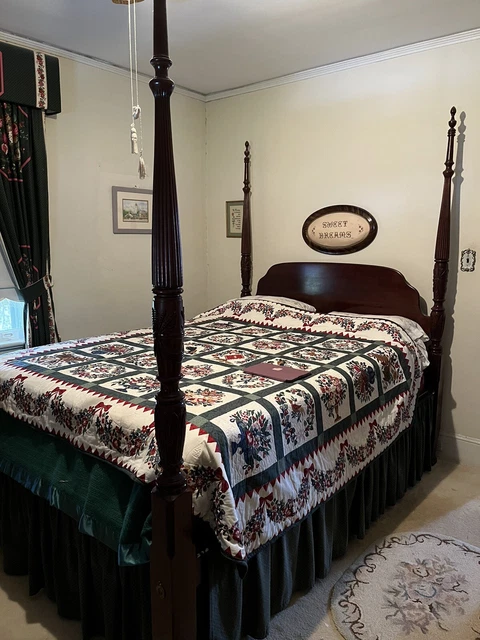 4 poster Rice Mahogany Queen Bed