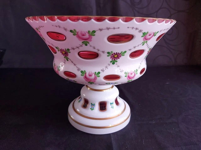 Coupe en cristal de Bohème overlay décor floral fin XIXe