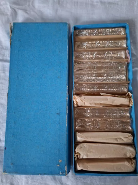 Coffret De 12 Porte Couteaux Anciens En Cristal Au Plomb Ciselé