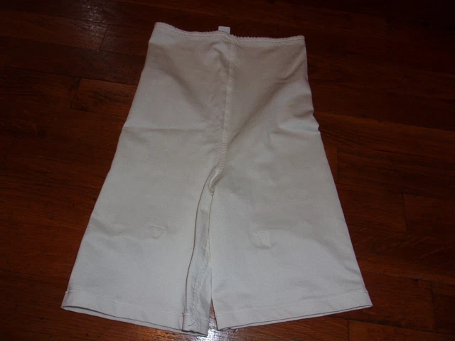 Vintage Vassarette girdle white size LG garder loops