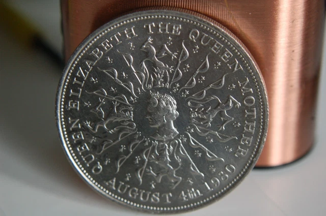 QUEEN ELIZABETH THE Queen Mother 80Th Birthday Coin August 4Th 1980. £