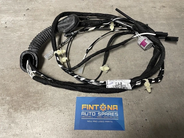 thumbnail interactive-video image 1 of Genuine Vauxhall Corsa E Tailgate Wiring Loom Harness – 39159032, 39134451 – Rear, 11-Pin, Includes Seal 1 of 6