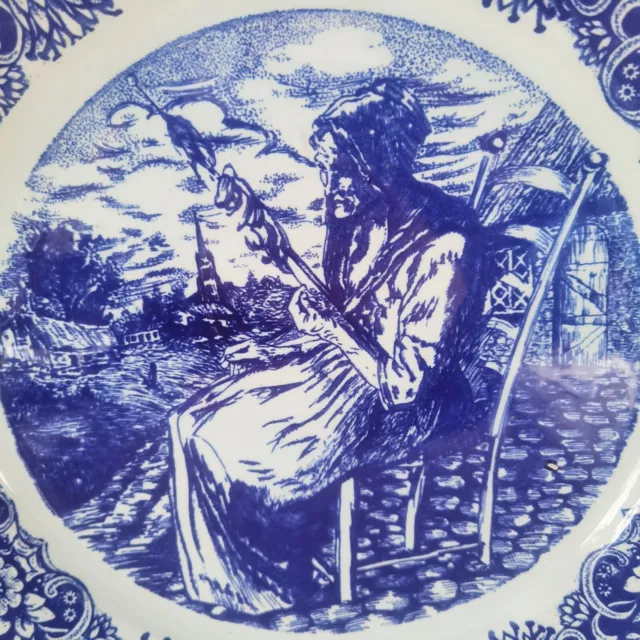 Grande assiette décorative en céramique Boch,femme fileuse de laine,provence 2