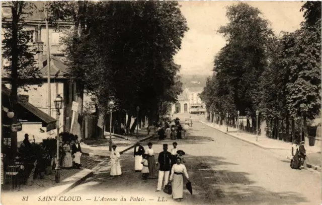 CPA SAINT-CLOUD L'Avenue du Palais. (509733)