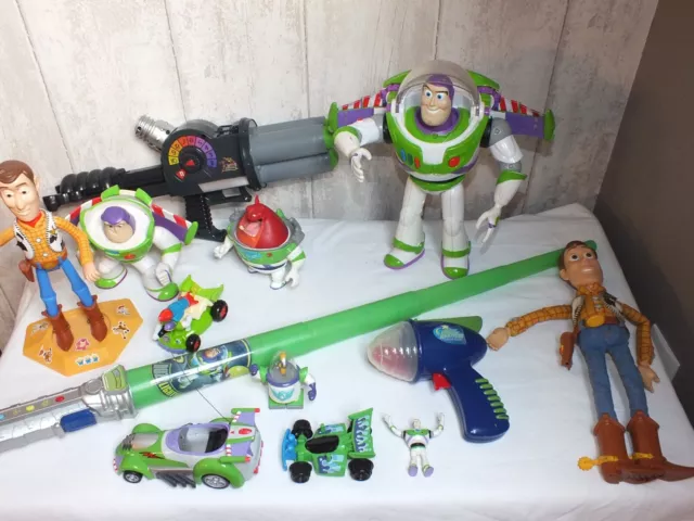 Très Gros Lot JOUETS Disney / TOY STORY / Woody Buzz Booster XR Fusil ZURG épée